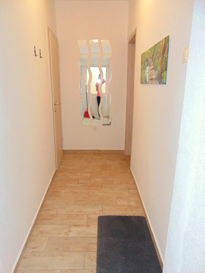 Ferienwohnung Apartman Mia Vir Exterior foto